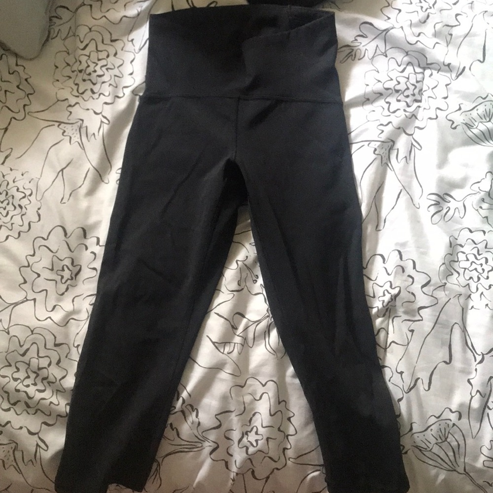 Lululemon crops